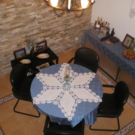 Holiday home Hillhouse