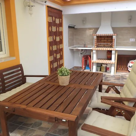 Holiday home Hillhouse *