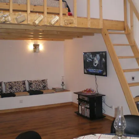 Holiday home Hillhouse *